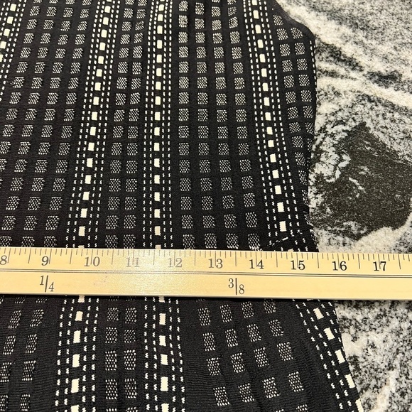 LUXE by CARMEN MARC VALVO black and nude fit and flare knit dress - Picture 6 of 13